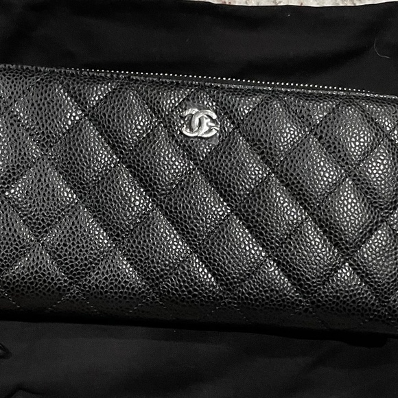 NWT CHANEL CLASSIC QUILTED BLACK CAVIAR LEATHER ZIPPER TOP WALLET - Picture 2 of 9